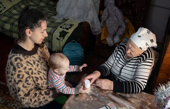 Τα πρόωρα μωρά στην Ουκρανία επιβιώνουν χάρη στην αυτοθυσία των γιατρών: Η συγκινητική περίπτωση της μικρής Βερόνικα