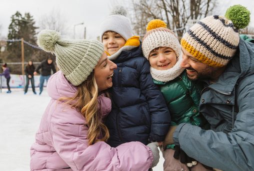 "Θέλω να δώσω στο παιδί μου ό,τι δεν είχα": Πώς η φράση που λέγαμε πάντα οι γονείς για τα παιδιά μας έχει αλλάξει εντελώς νόημα
