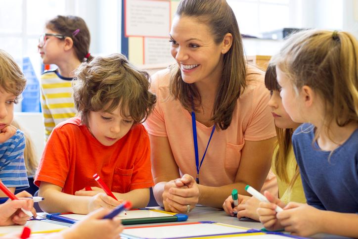 Μια δασκάλα αποκαλύπτει στο TikTok το μεγαλύτερο λάθος που είδε τους γονείς να κάνουν με τα παιδιά τους