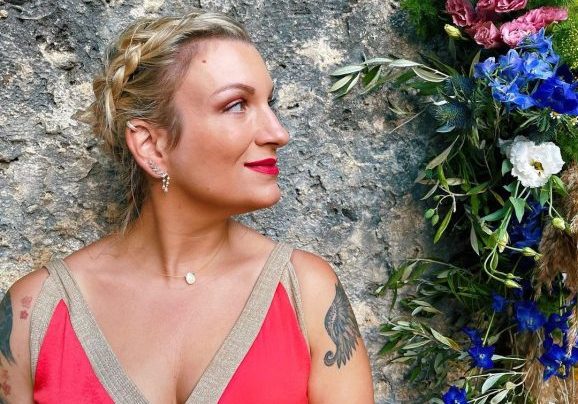 Το μακιγιάζ της μαμάς! Η Ολίβια Γαβρίλη μας δείχνει πώς να κάνουμε ένα καθημερινό μακιγιάζ σε δέκα λεπτά