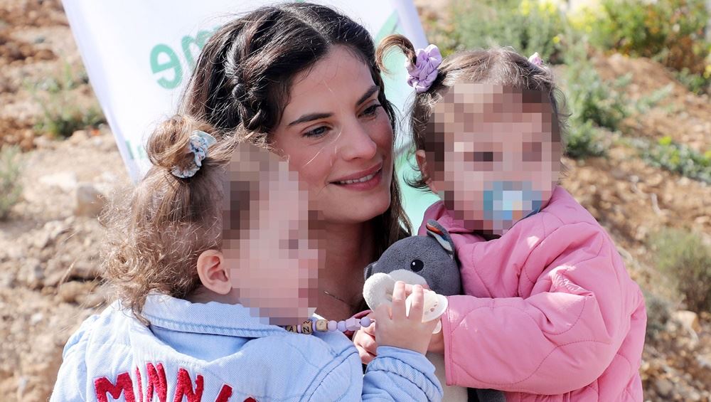 Χριστίνα Μπόμπα & Σάκης Τανιμανίδης: Το οικογενειακό ταξίδι με τις μικρές και τη γιαγιά - Ο προορισμός που διάλεξαν