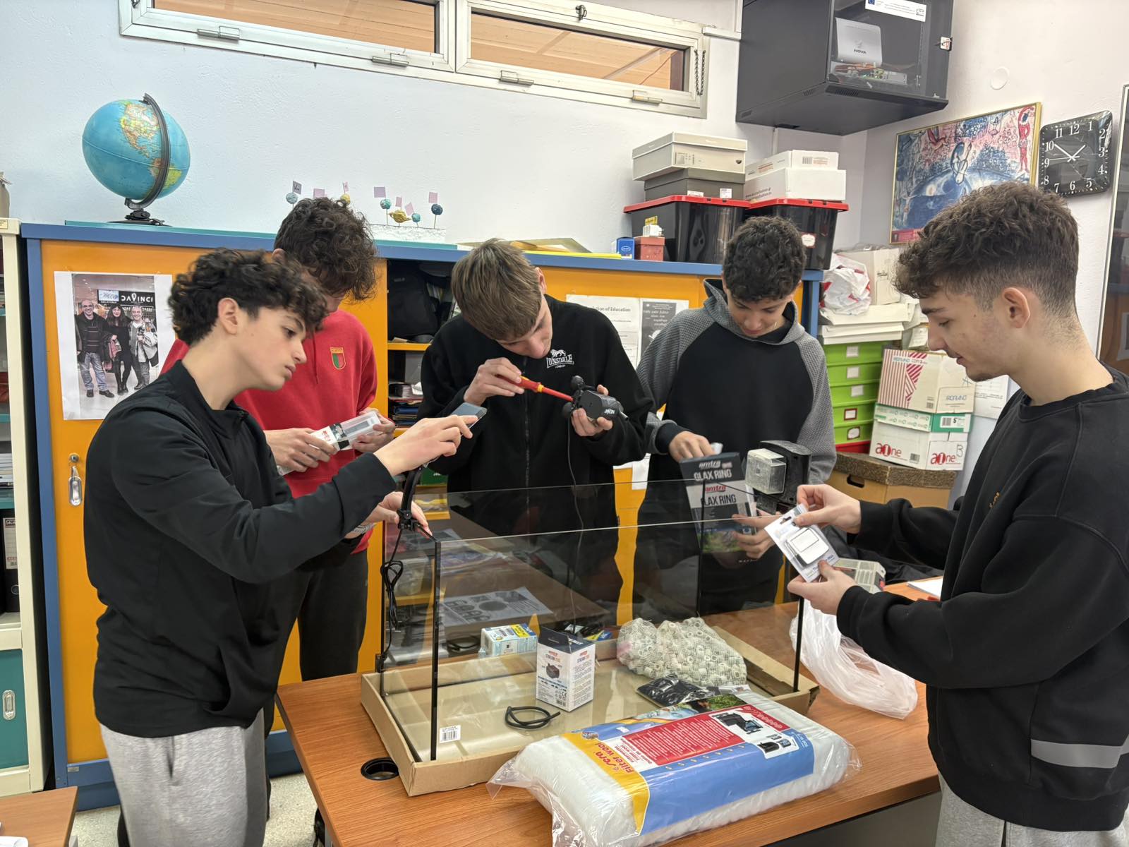 Loop Lab: Η μαθητική επιχείρηση που προσφέρει εκπαιδευτικά κιτ και παιχνίδια ως εργαλεία μάθησης για τη βιωσιμότητα και την κυκλική οικονομία