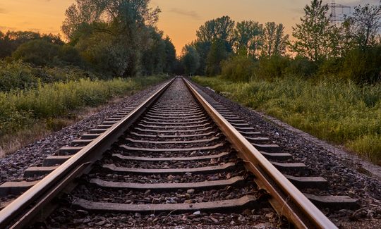 "Bλέπαμε τα παιδιά το ένα μετά το άλλο να αρχίζει να πανικοβάλλεται": Η συγκλονιστική επιστολή εκπαιδευτικού μετά από βλάβη σε τρένο που μετέφερε 2 σχολεία