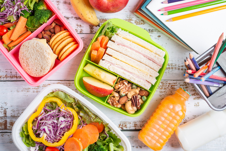Διαλέξαμε τα 4 πιο θρεπτικά και εύκολα σνακ για το κολατσιό των παιδιών στο σχολείο