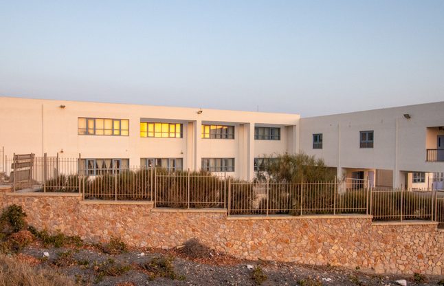 Επαναλειτουργία των σχολείων σε Σαντορίνη και Αμοργό από την Τρίτη εισηγήθηκαν οι Επιτροπές