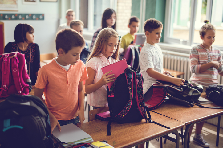 Στη Σουηδία οι καθηγητές θα μπορούν να ψάχνουν τις τσάντες των μαθητών-  Στο πλαίσιο των μέτρων για την αντιμετώπιση της βίας στα σχολεία