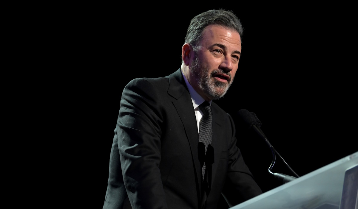 "Μπήκαμε με σχεδόν τον ίδιο φόβο και βγήκαμε με ένα χαρούμενο, υγιές παιδί»: Ο Jimmy Kimmel για την τρίτη επέμβαση ανοιχτής καρδιάς του 7χρονου γιου του