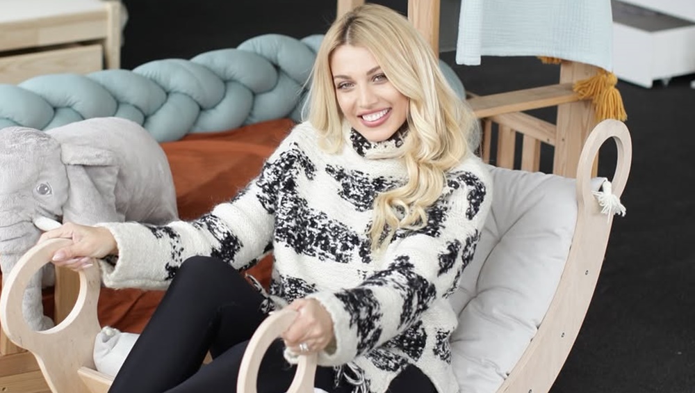 Καλλιτεχνικός "πυρετός" για την Κωνσταντίνα Σπυροπούλου - Το messy play και οι πασχαλινές κατασκευές με τον γιο της, Βλάσση