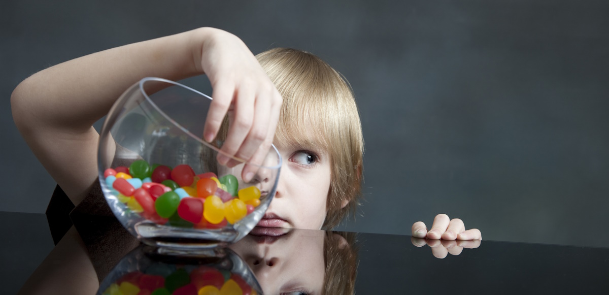 Τι να κάνεις εάν το παιδί σου κρύβει σνακ και λιχουδιές στο δωμάτιό του;