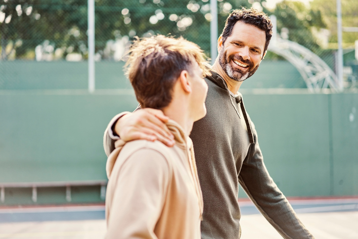 Ένας μπαμπάς στο TikTok μας θυμίζει ότι κάποτε ξέραμε πώς να γίνουμε καλύτεροι γονείς (αλλά το ξεχνάμε καθημερινά)