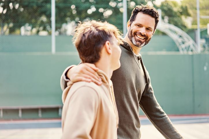 Ένας μπαμπάς στο TikTok μας θυμίζει ότι κάποτε ξέραμε πώς να γίνουμε καλύτεροι γονείς (αλλά το ξεχνάμε καθημερινά)