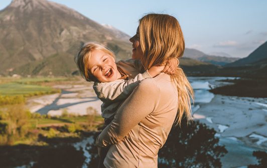 Μεγαλώνοντας παιδιά στη Νορβηγία: Μια Ελληνίδα μαμά περιγράφει την εμπειρία της