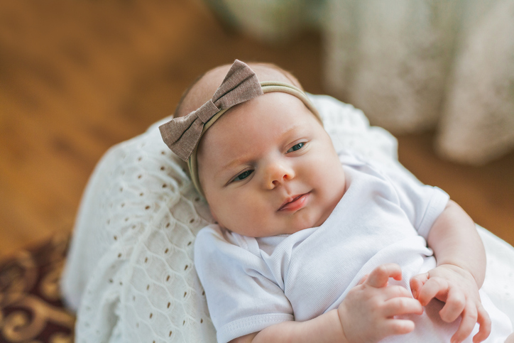 Όταν γεννιέται ένα μωρό στην Ελβετία: Μια τρυφερή παράδοση