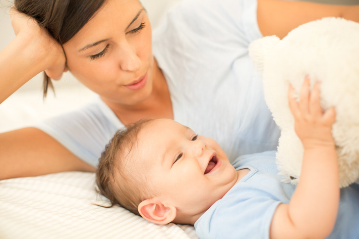 Νέα μαμά: 8 συνήθειες που θα σε βοηθήσουν όταν νιώθεις "εγκλωβισμένη" στο σπίτι με το μωρό