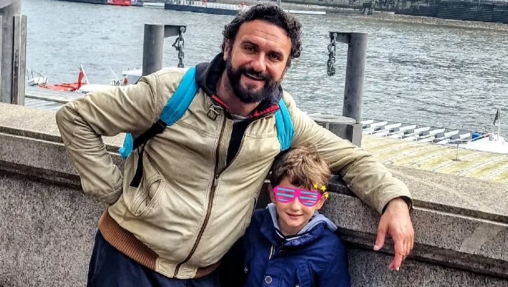 Ο Μελέτης Ηλίας χορεύει στο TikTok με τον 9χρονο γιο του και γίνεται viral