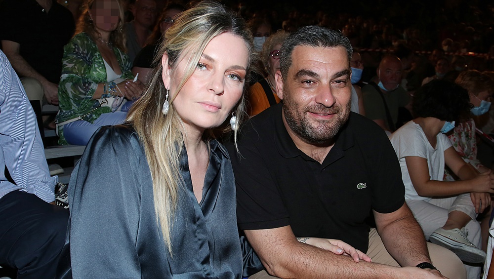 Ο Μάνος Νιφλής για το παιδί που υιοθέτησε με την Ελισάβετ Μουτάφη: «Κάναμε 2 προσπάθειες εξωσωματικής, δεν μας βγήκε»