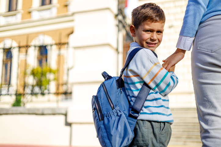 "Τα όρια μπαίνουν στο σχολείο": Μια λογοθεραπεύτρια εξηγεί γιατί είναι λάθος το σχολείο να "ρίχνει το μπαλάκι" στους γονείς για όσα συμβαίνουν στην τάξη
