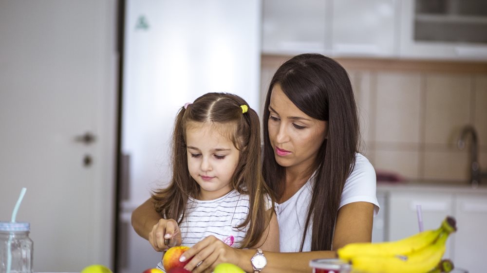 6 "μαμαδίστικα" μαγειρικά κόλπα που σου γλιτώνουν χρόνο