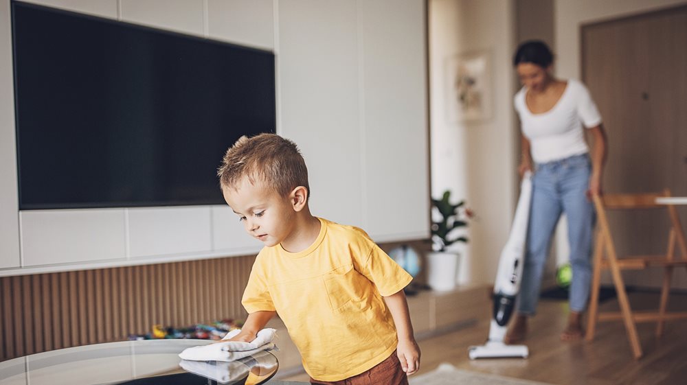 Σπίτι στην εντέλεια; 10 έξυπνα cleaning hacks που κάνουν τη διαφορά