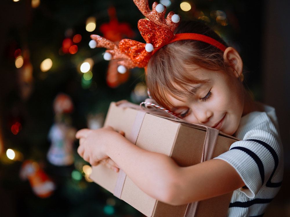 Το λάθος που κάνουμε οι περισσότεροι γονείς με τα χριστουγεννιάτικα δώρα