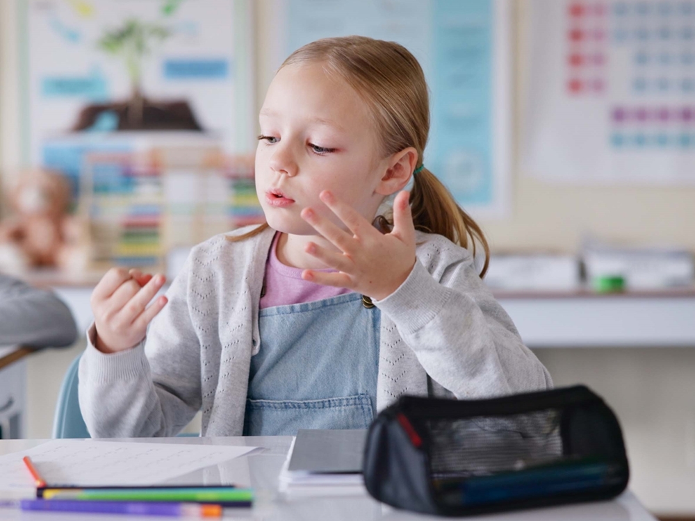 Τα δάχτυλα ως εργαλείο μάθησης: Τι δείχνει νέα έρευνα για τα μαθηματικά