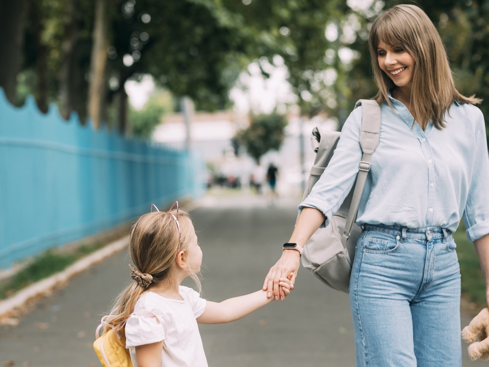 "Obstacle parenting": Μήπως οι γονείς πρέπει να κάνουμε τη ζωή των παιδιών μας πιο δύσκολη;