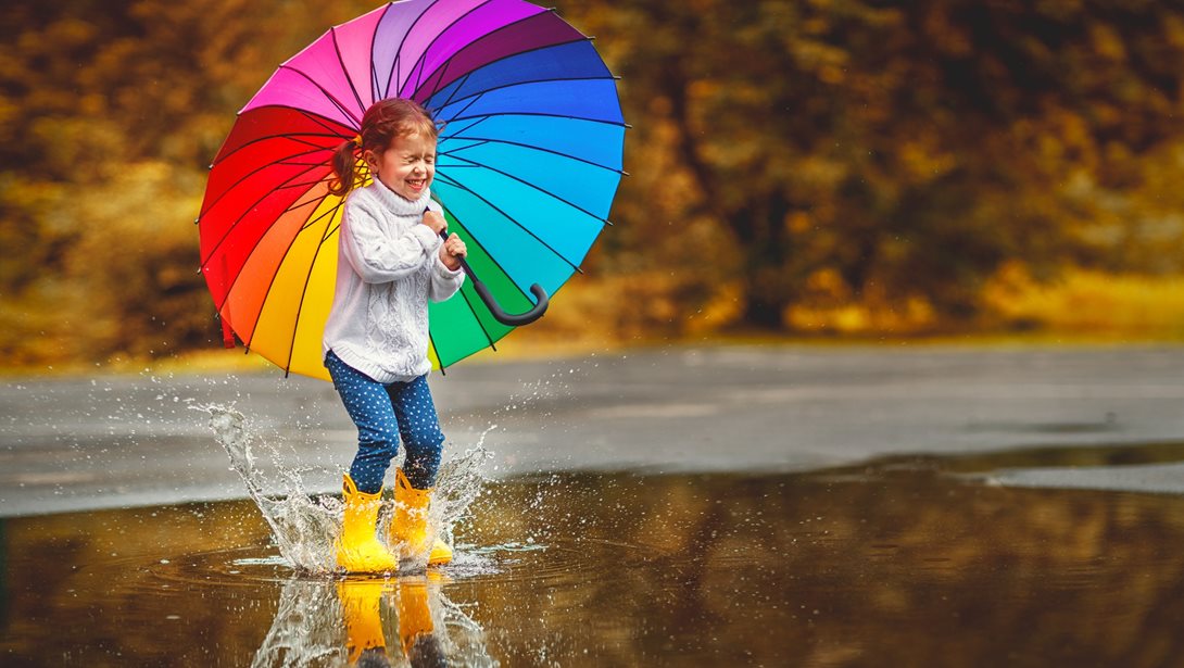 Παιδικές γαλότσες για τις βροχερές μέρες: H κόρη της Μαρκέλλας Γιαννάτου φοράει τα πιο cute γαλοτσάκια και μας εμπνέει