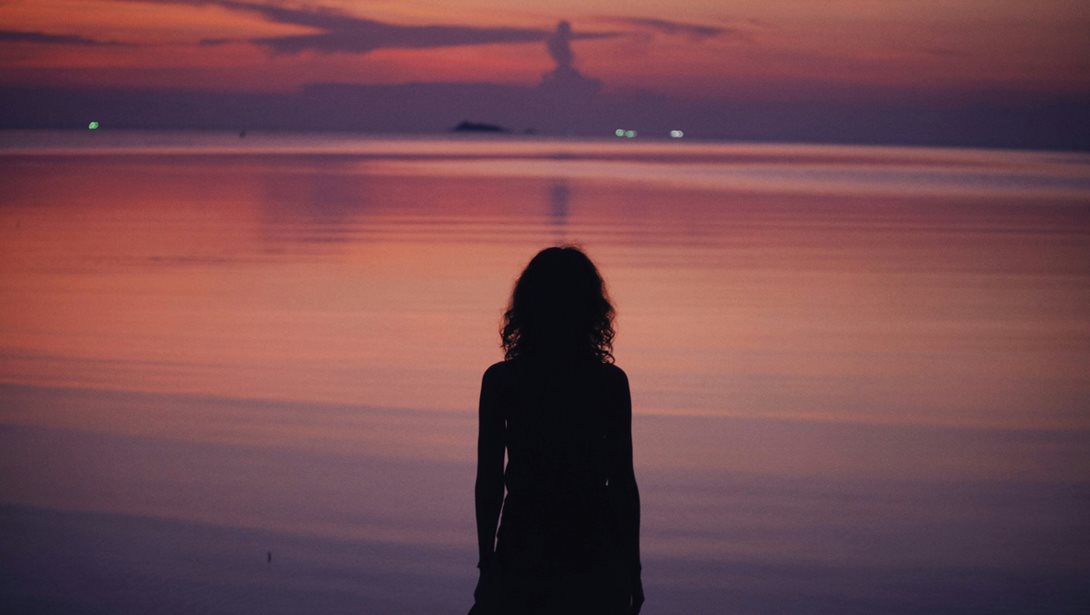 "Άκουσα την καρδούλα του και μετά σιωπή": Μία νέα γυναίκα εξομολογείται πώς βίωσε την έκτρωση που δεν ήθελε να κάνει