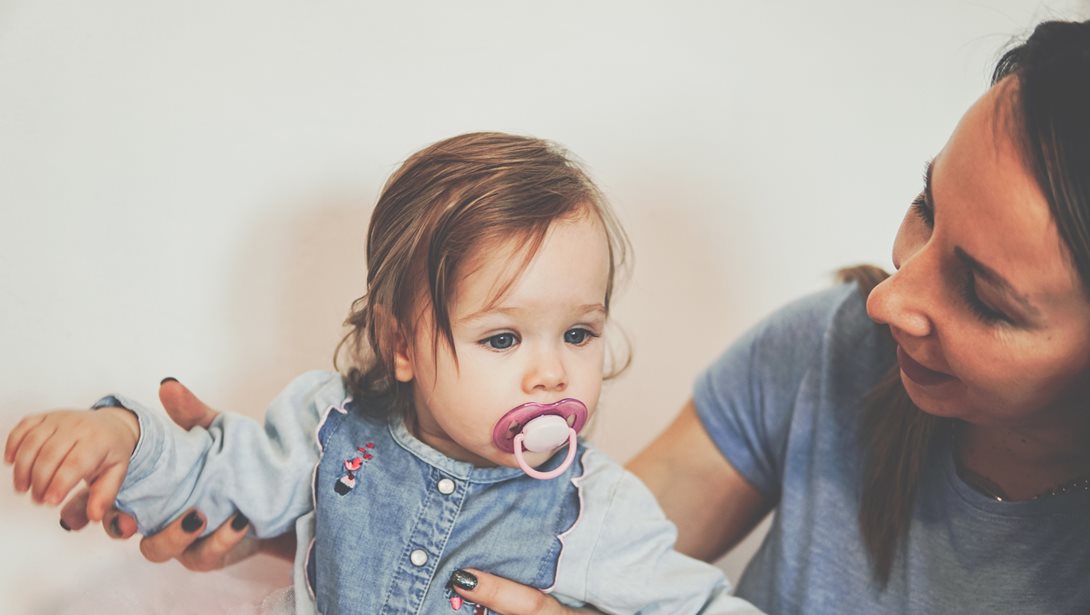 Επηρεάζει η πιπίλα την ομιλία του παιδιού;