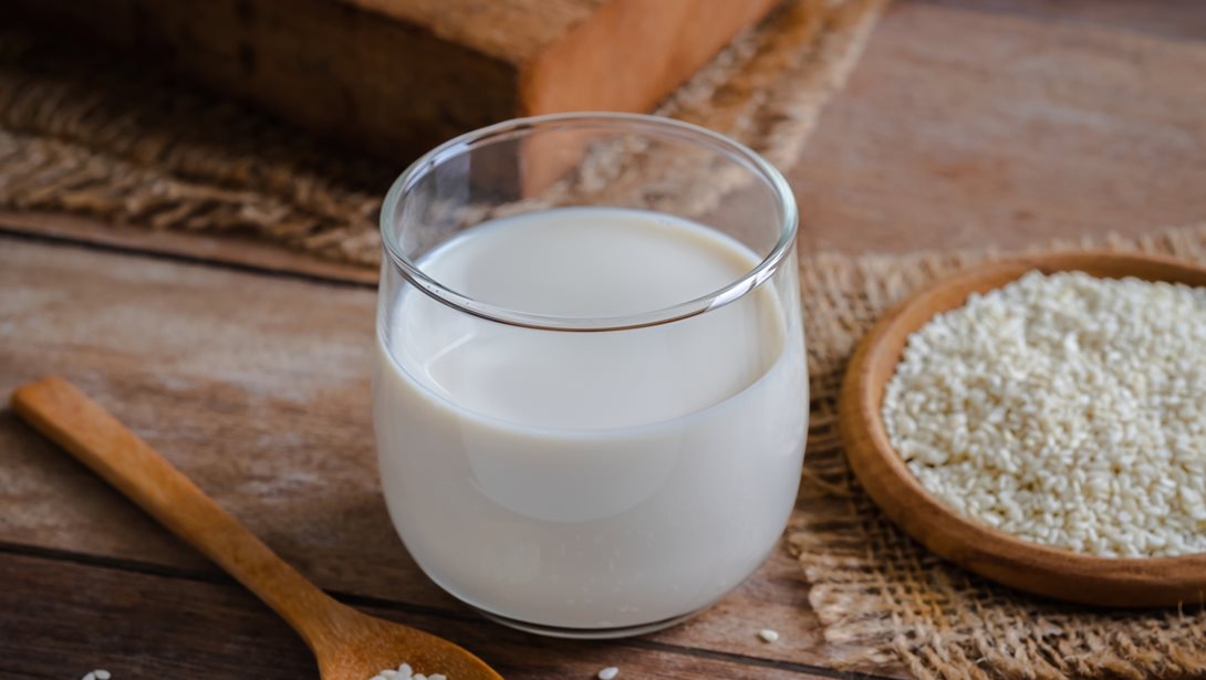 Το superfood-γάλα που ξεπερνά το αγελαδινό σε ασβέστιο