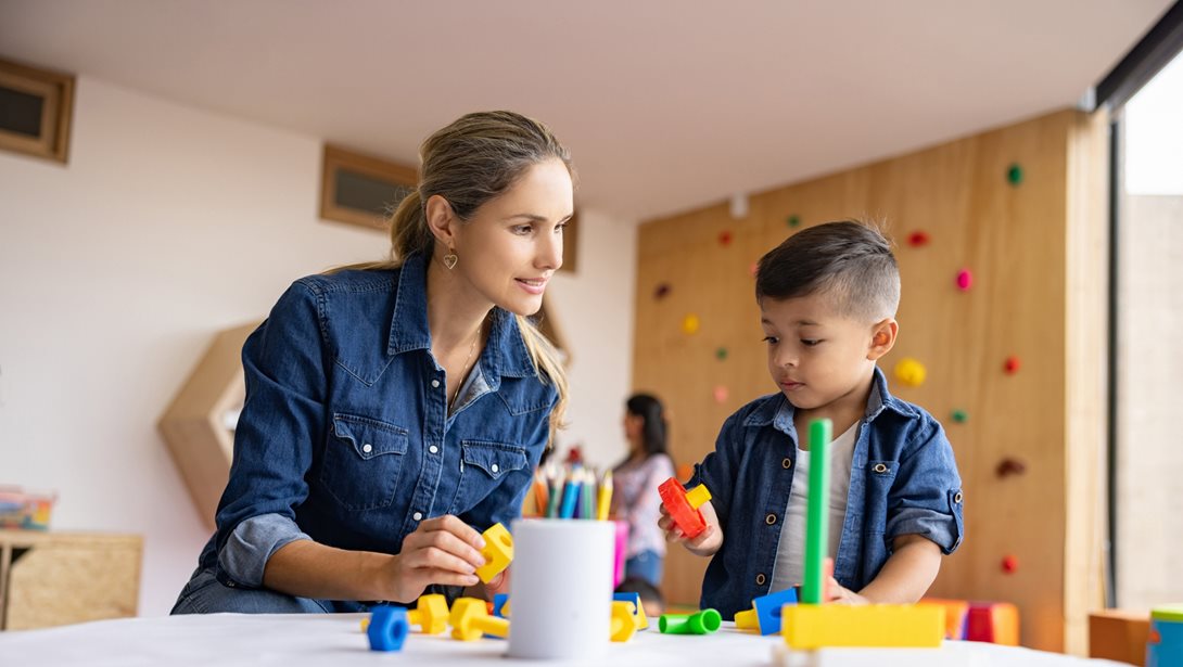 Εργοθεραπεία: Τι είναι, πότε χρειάζεται και πώς θα βοηθήσει το παιδί σου