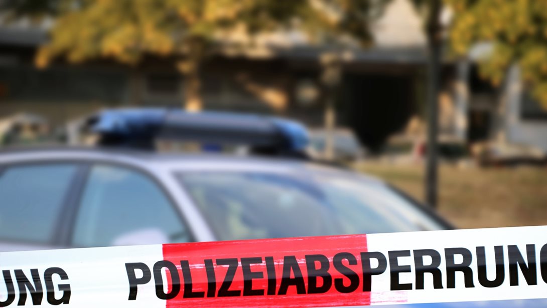 Η δήμαρχος της πόλης Χέρντεκε στη Γερμανία μαχαιρώθηκε από τον ανήλικο γιο της