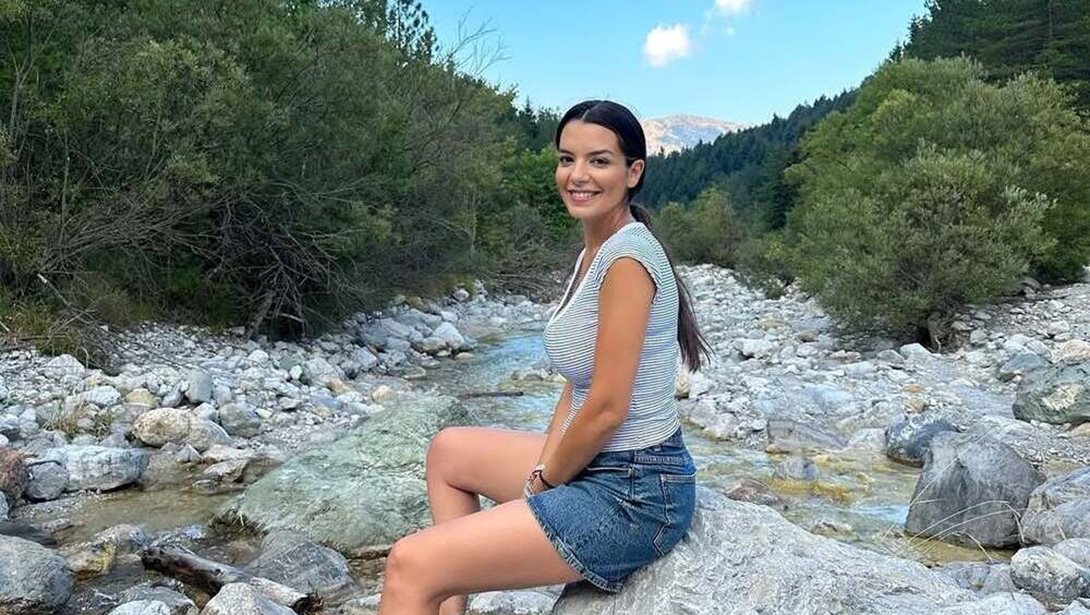 Εξόρμηση στο βουνό για τη Νικολέττα Ράλλη και την κόρη της