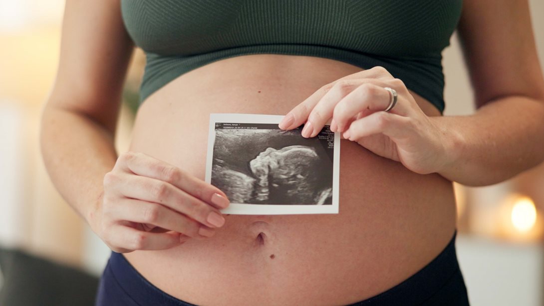 Για πρώτη φορά στην Ελλάδα: Εγκυμοσύνη με εξωσωματική γονιμοποίηση μετά από καρκίνο του ενδομητρίου