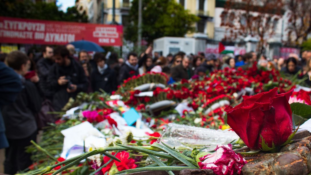 Επέτειος Πολυτεχνείου - Πόσο μπορεί να σταθεί μια Δημοκρατία χωρίς ουσιαστική παιδεία (και χωρίς ψωμί);