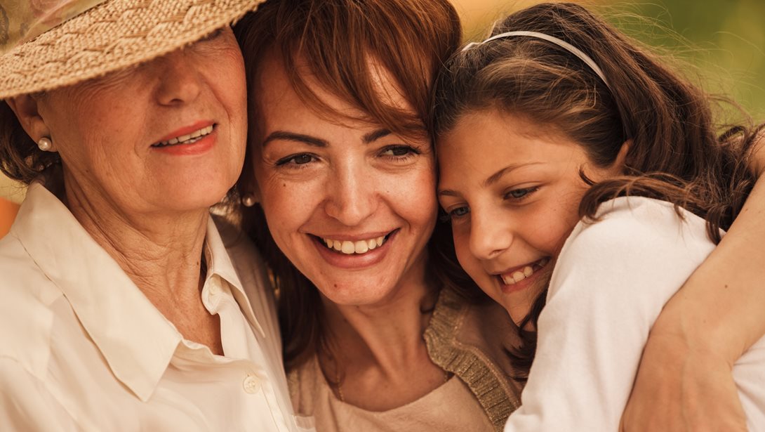 Μια μαμά εξομολογείται: Πως "αγάπησα" την μητέρα μου μέσα από τα παιδιά μου