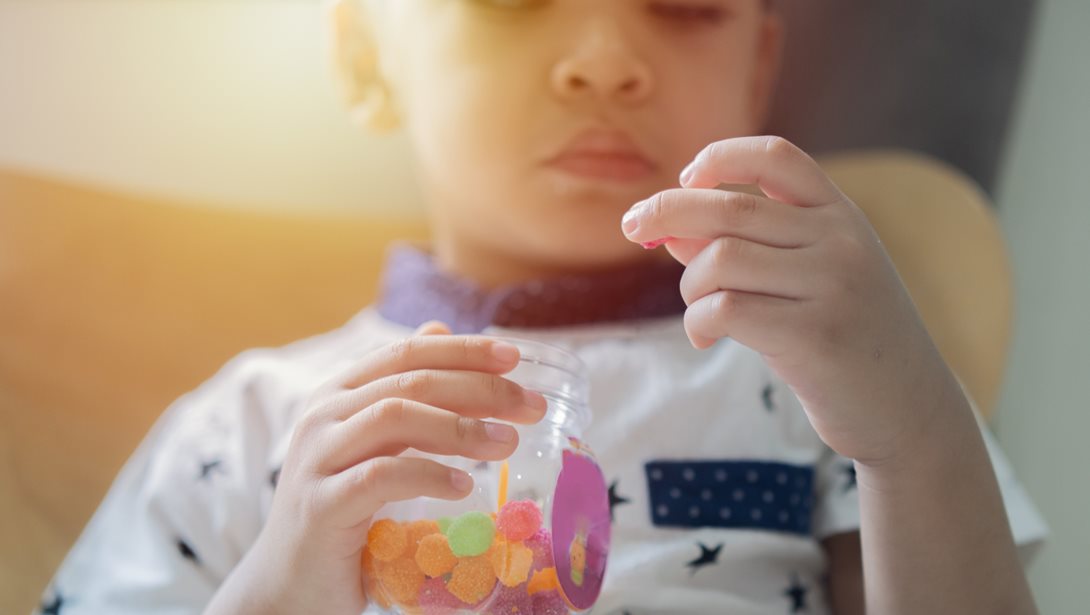 Ηράκλειο: Συνελήφθη 29χρονη μητέρα που φέρεται να τάισε τα παιδιά της σκευάσματα με κάνναβη