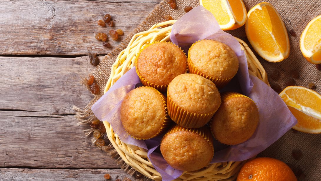 Muffins πορτοκαλιού: Χωρίς αυγά, χωρίς ζάχαρη
