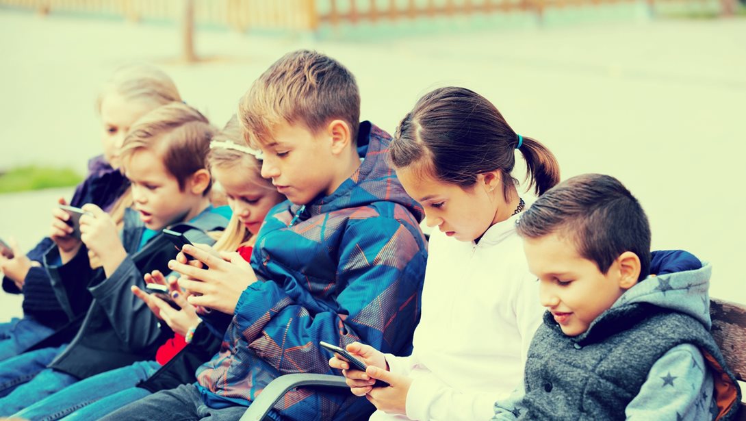 Τα social media συνδέονται με αύξηση συμπτωμάτων ΔΕΠΥ: Τι αποκαλύπτει νέα έρευνα