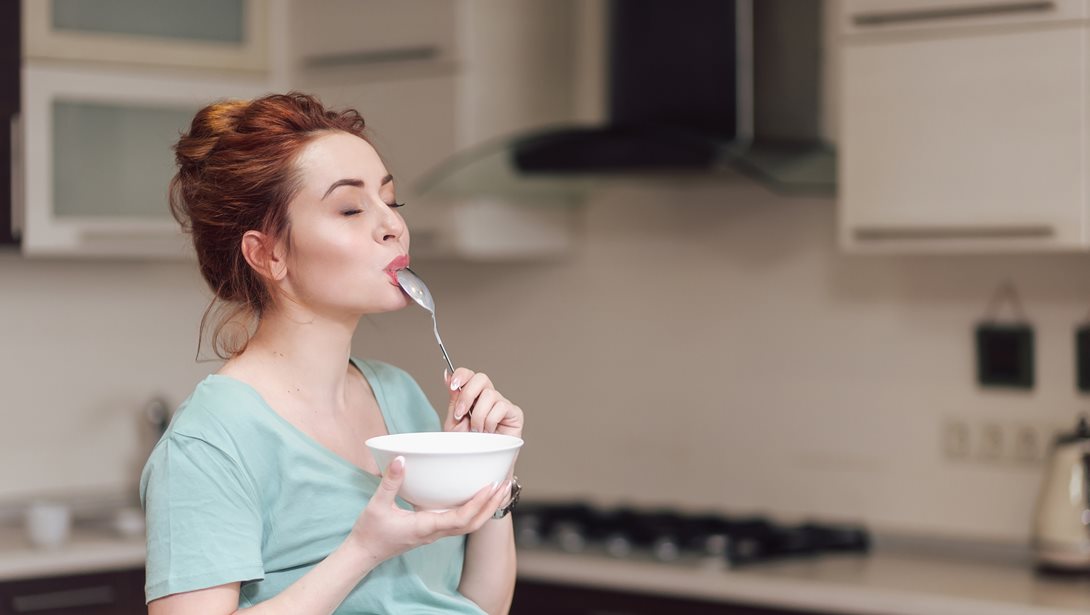 Έχει σχέση το τι τρώμε στην εγκυμοσύνη με τον τρόπο που το μωρό ανταποκρίνεται στον θηλασμό;