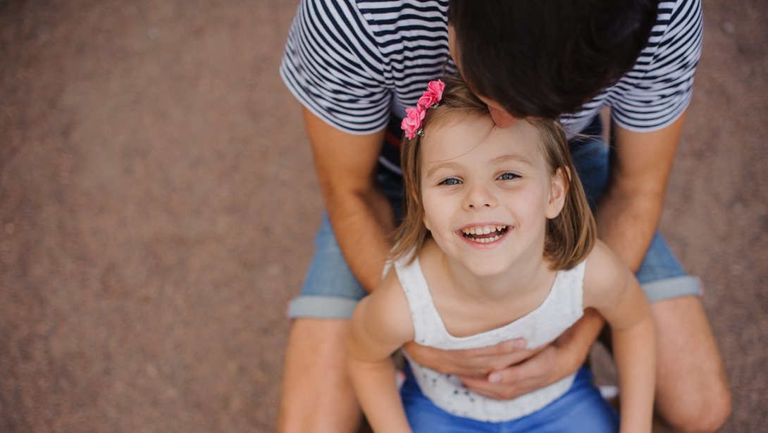 7 πράγματα που δεν πρέπει να κάνουμε ποτέ μπροστά στα παιδιά (αν θέλουμε να γίνουν ευτυχισμένα)
