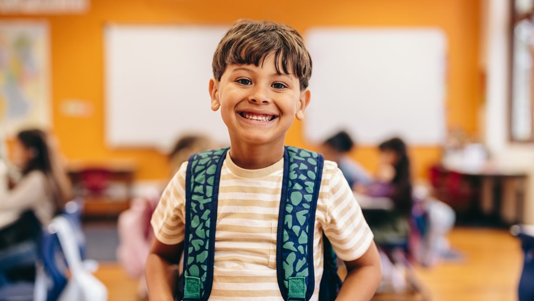 Μια μαμά βιντεοσκοπούσε όλες τις πρώτες μέρες στο σχολείου του γιου της μέχρι που πήγε πανεπιστήμιο- Το viral βίντεο που μας συγκίνησε