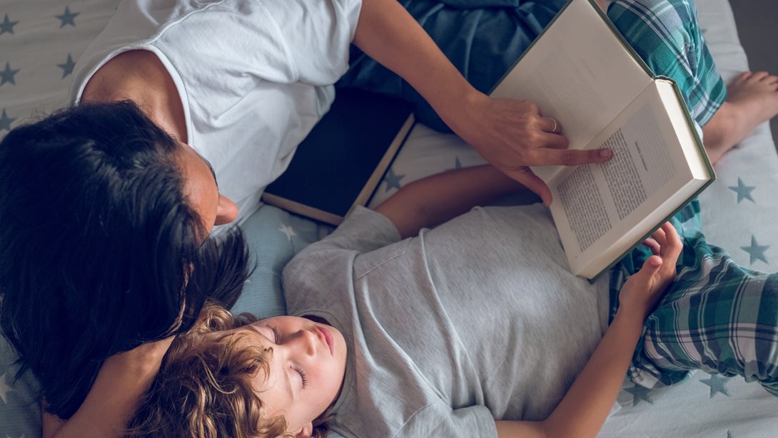 Οι ερωτήσεις που κάνω στο παιδί μου πριν κοιμηθεί, τώρα που μεγάλωσε λίγο