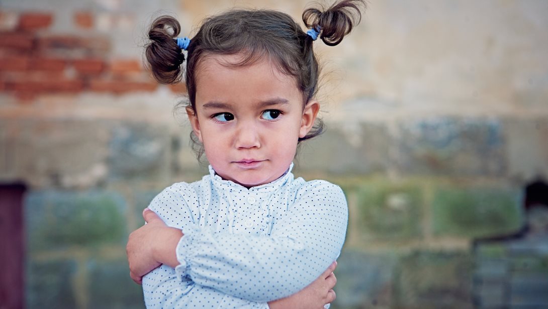 5 πράγματα που κάνουμε οι γονείς κι εκνευρίζουμε (απίστευτα) τα παιδιά μας