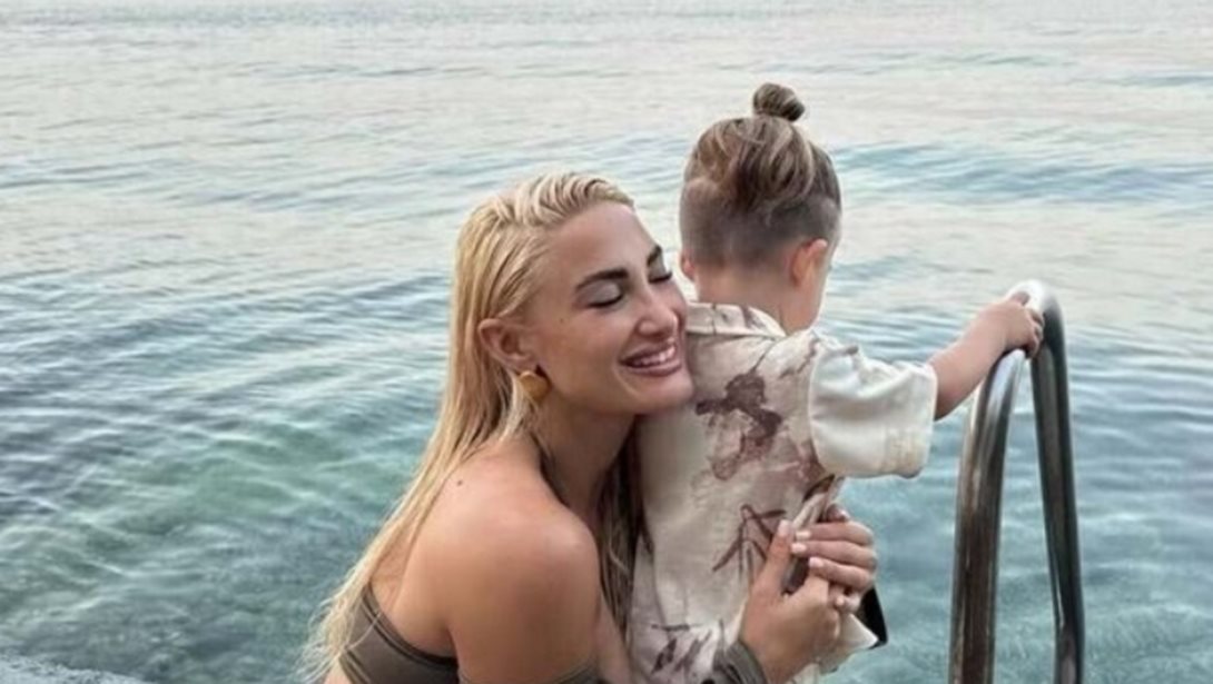 H Ιωάννα Τούνη αποκάλυψε τον ασυνήθιστο τρόπο με τον οποίο έκοψε την πιπίλα στον μικρό Πάρη