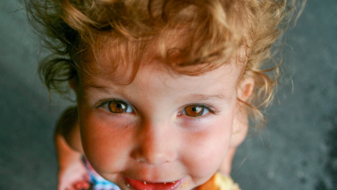 Οι 4 συμπεριφορές-κλειδιά των γονιών που μεγαλώνουν παιδιά με αυτοπεποίθηση