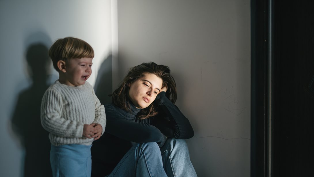 "Οι γονείς που ζουν μια ψόφια ζωή...κάνουν κακό στα παιδιά τους"- Η ανάρτηση ενός ψυχολόγου που προβλήματισε τους γονείς