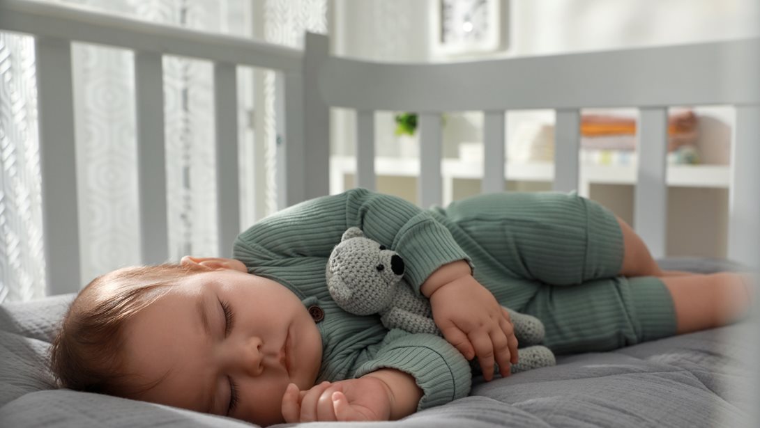 Πώς θα μάθει το μωρό να κοιμάται στην κούνια του;