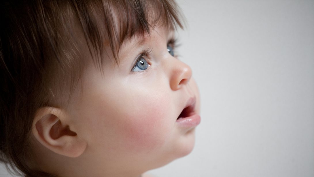 Γιατί το μωρό έχει κόκκινα μάγουλα; Οι πιθανές αιτίες και πότε να ανησυχήσεις