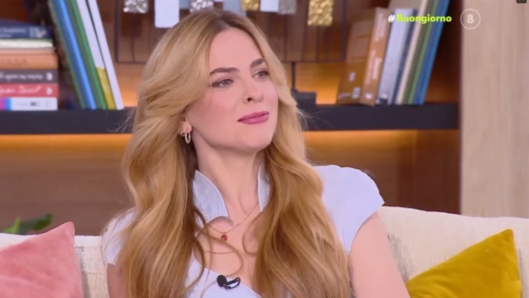 Ρένα Μόρφη: "Η τετράχρονη κόρη μου με τρέχει από τώρα σε συναυλίες. Εμένα δεν με αφήνει να τραγουδάω"